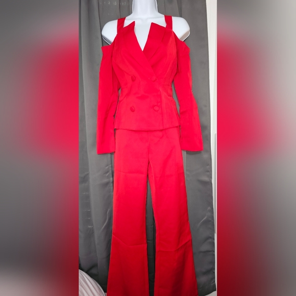 2 Piece pantsuit with cutout-sleeved blazer - Picture 5 of 10